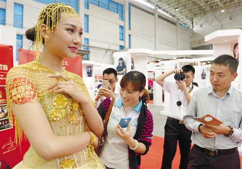 九龙坡全力开创重庆珠宝产业新局面